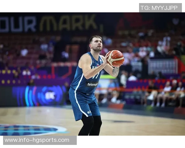 老詹东契奇接连受伤岁月无情显现詹姆斯状态下滑的无奈与挑战 老詹东契奇接连受伤岁月无情显现詹姆斯状态下滑的无奈与挑战